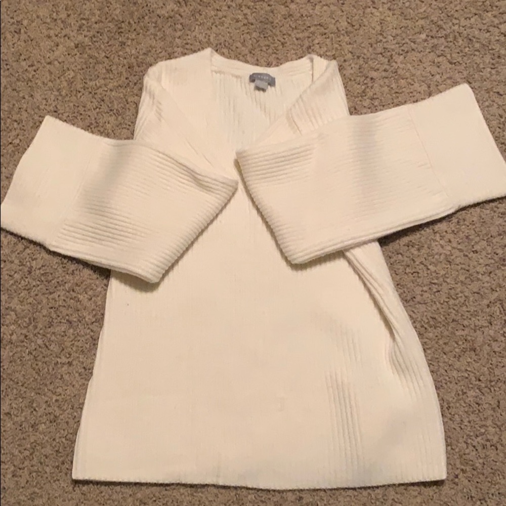 Oversized off white L sweater by Finders